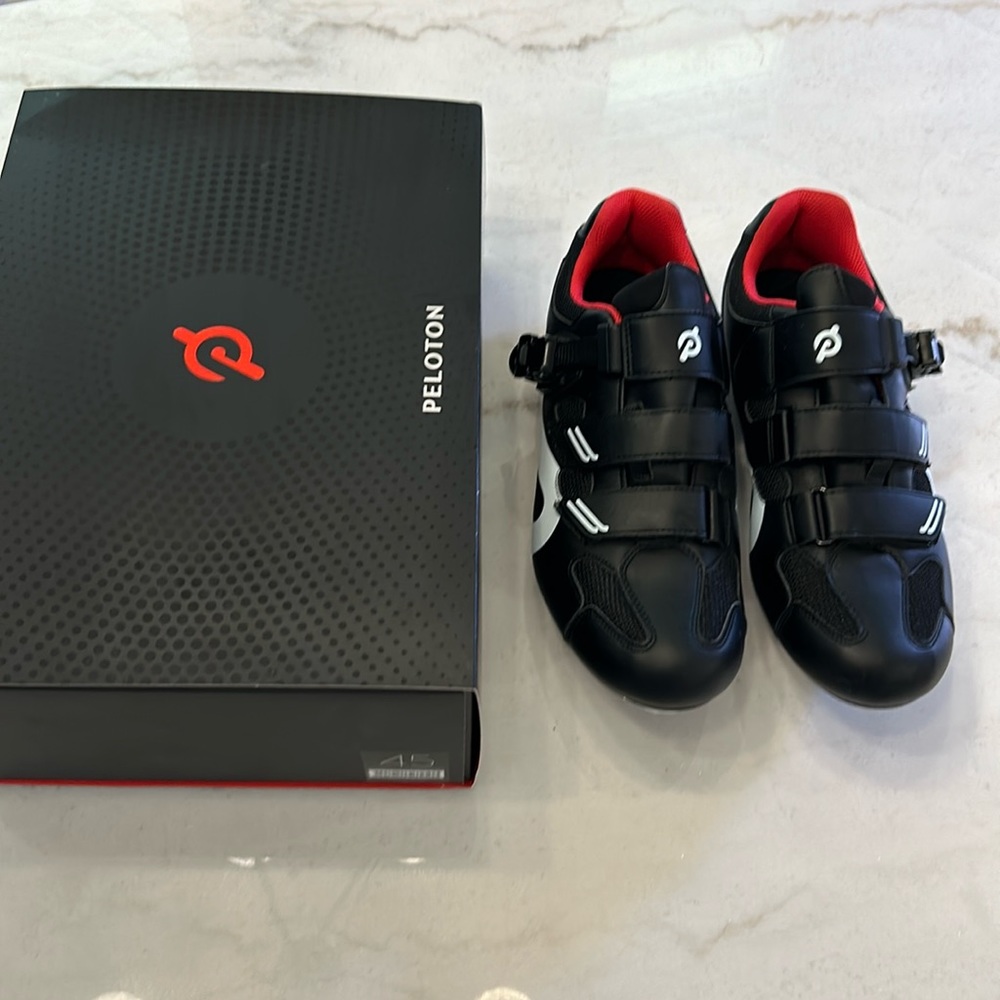 Men’s Peloton cycling shoes size 11 US/45 Euro.